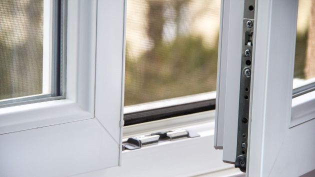 Jak uszczelnić okna, aby zapobiec utracie ciepła w domu?